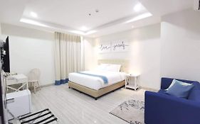Hampton Suites